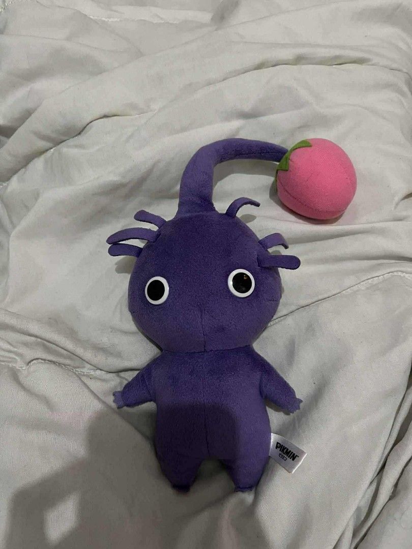 Pikmin Plush - Purple Pikmin (Category: Plushies & Soft Toys) located in Manila. Submitted by smolderklee (Listing ID 1386647416, Image 3). Description: Bought for 900 php from Japan 🇯🇵 RFS: Decluttering my plushies 😔.