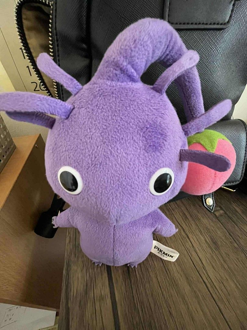 Pikmin Plush - Purple Pikmin (Category: Plushies & Soft Toys) located in Manila. Submitted by smolderklee (Listing ID 1386647416, Image 2). Description: Bought for 900 php from Japan 🇯🇵 RFS: Decluttering my plushies 😔.