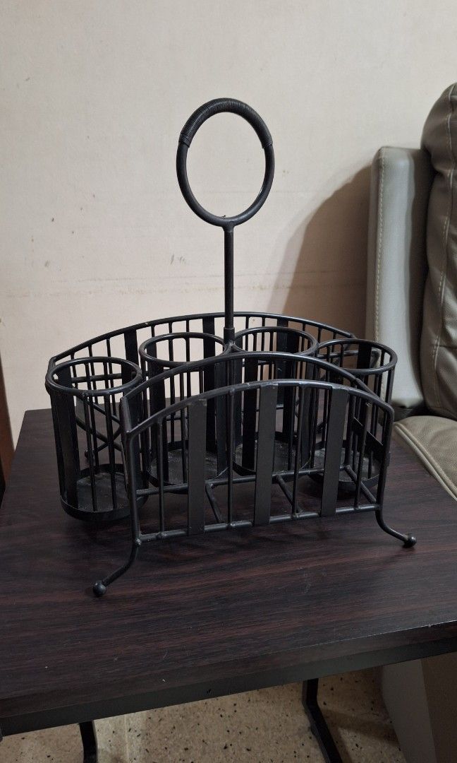 Plate and Utensil Organizer/ Caddy (Category: Dinnerware & Cutlery) located in Quezon City. Submitted by js.ms (Listing ID 1386644161, Image 1). Description: Plate and Utensil Organizer/ Caddy For Buffet and household party Made of metal, mabigat sya Used 2x only RSF: Decluttering MOP: Gcash payment Payment 1st prior shipping SF/ delivery fee not included, shall be shouldered by buyer Meet up available, Tomas Morato QC.