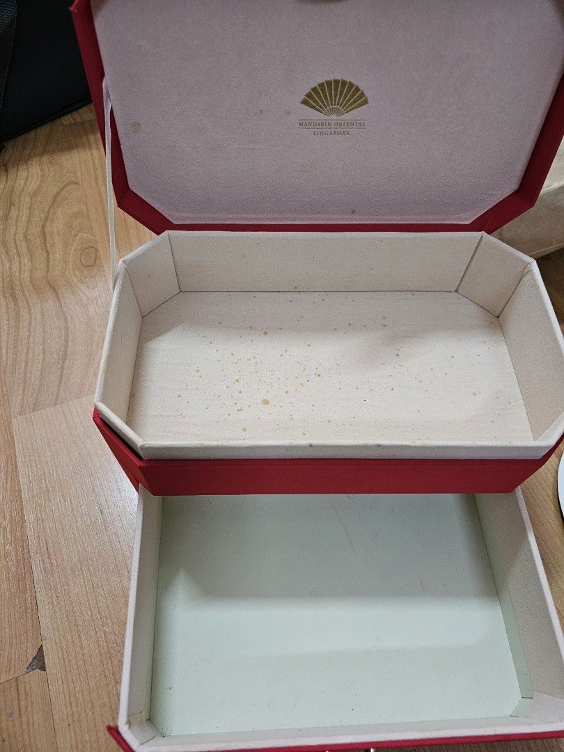 Red box (Category: Accessory holder, box & organizers) located in Singapore. Submitted by eminent07 (Listing ID 1386646813, Image 3). Description: .