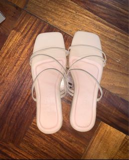 (Category: ) located in . Submitted by tang.930 (Listing ID 1386666555, Image 1). Description: .