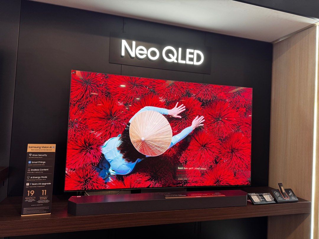 Sasung 8K QLED TV (Category: TV) located in Manila. Submitted by almnantnr (Listing ID 1386642899, Image 2). Description: We Offer Cash and Credit Card Transactions (minimal Charges may be applied for Credit Card Payment) For Sale! We Have Physical Stores. Samsung QLED 8K TV 65” QA65N800DG Mall Price - 129,000 Sale PRICE - 75,590 1 year warranty Parts and Services, with 7 days replacement. We offer Delivery around Metro Manila We also accept COD 