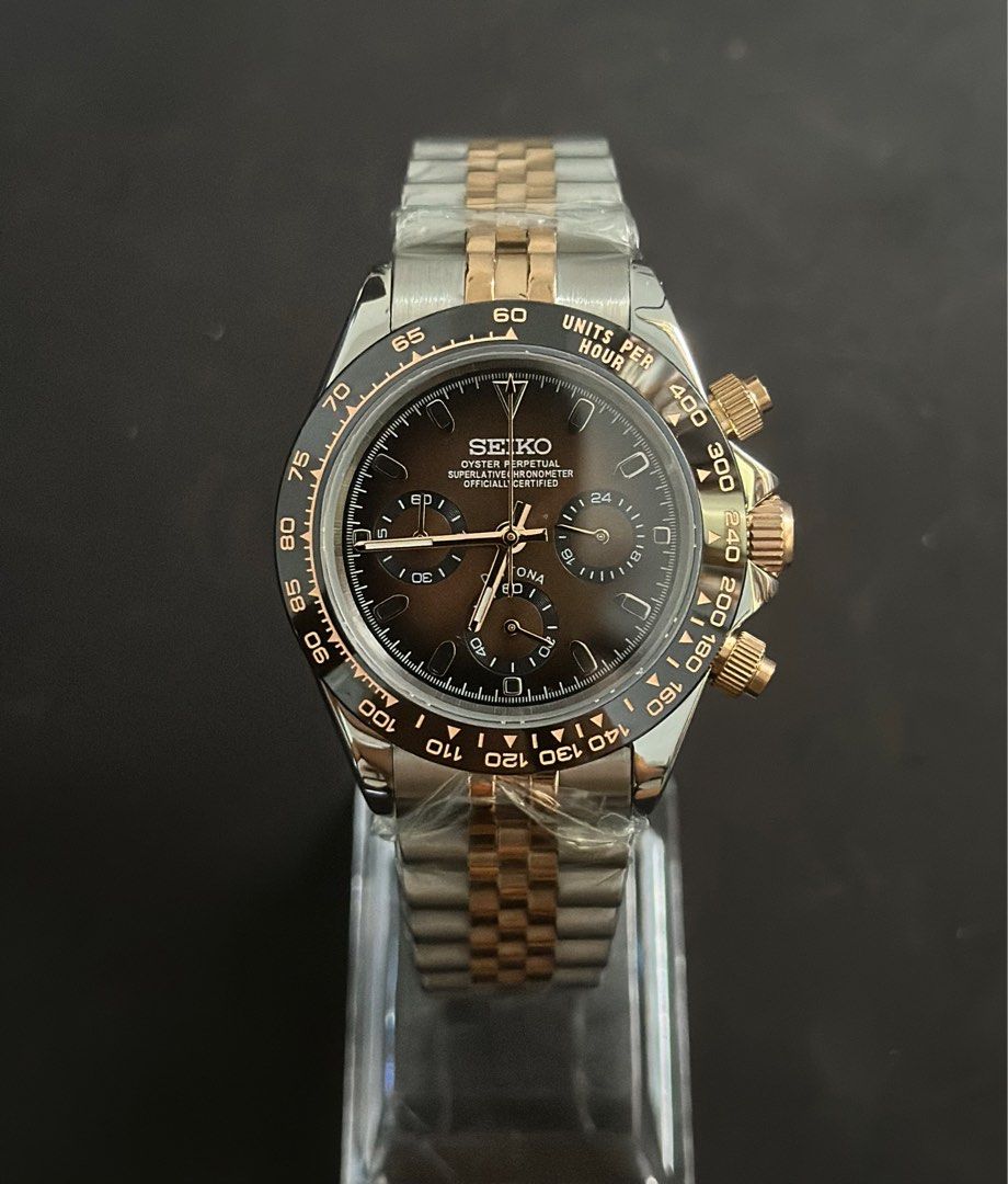 Seiko Mod Rose Gold Daytona 39mm (Category: Luxury Watches) located in San Pablo. Submitted by justinlaurel (Listing ID 1386618601, Image 3). Description: Seiko Mod Rose Gold Daytona 39mm ₱4,750 only! Brand-new, on-hand! Specs: - Jubilee Bracelet - Sapphire Glass - Authentic Seiko Japan Quartz VK63 movement Loc: Lipa City, Batangas (Weekdays) San Pablo City, Laguna (Weekends) PM me for more details. Thank you! .