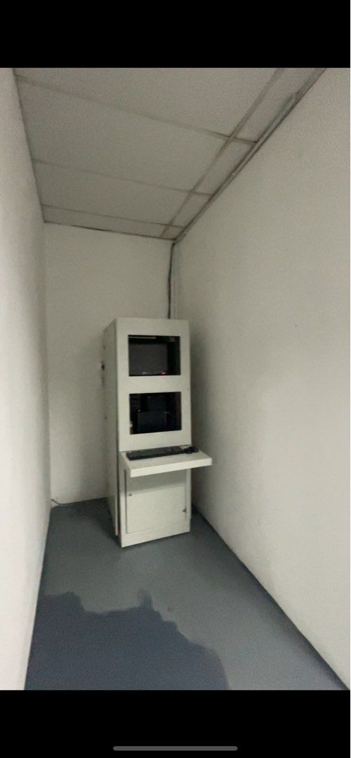 server rack (Category: Others) located in Kuala Lumpur. Submitted by afat14 (Listing ID 1386689293, Image 1). Description: server rack untuk dilepaskan lokasi wangsa melawati berminat boleh hubungi 0173482029 .
