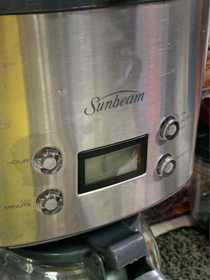 SUNBEAM PC7900 Kitchen Coffee Maker (Category: Coffee Machines & Makers) located in Pasay City. Submitted by enrico_appliances (Listing ID 1386697900, Image 3). Description: -Model no.: PC7900 -Input rating: 230-240V ~ 50Hz -Power rating: 1000-1100 watts -Capacity: Up to 12 cups NOTE: Unit has NO DIGITAL DISPLAY input. Selling as is only. Please check actual photos as primary reference. .
