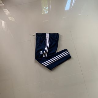 (Kategori: ) berada di . Dikirim oleh sukasukaku_thrift (ID iklan 1386605876, Gambar 1). Deskripsi: .