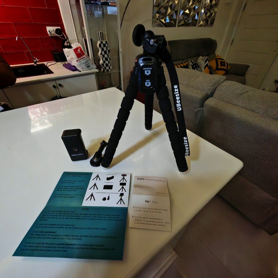 Tripod Stand with Remote Control (Category: Mounts & Holders) located in Caloocan City. Submitted by det123123 (Listing ID 1386628003, Image 1). Description: Tripod Stand with Remote Control With Box Brand New.