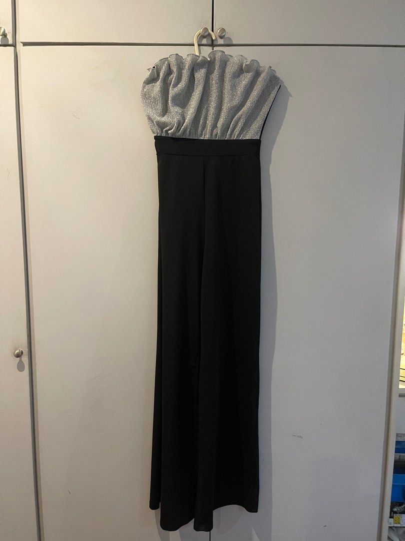 Black Jumpsuit with Silver Tube Top (Category: Jumpsuits) located in Manila. Submitted by ehs15 (Listing ID 1386698903, Image 2). Description: NEGOTIABLE Original price: 1100 Bought from Jewels Closet online store but never used.