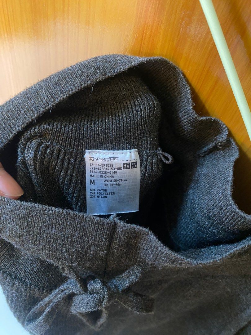 Uniqlo Washable Knit Ribbed Pants (Category: Other Bottoms) located in Banna (Espiritu). Submitted by zhylll (Listing ID 1386733778, Image 2). Description: Negotiable.