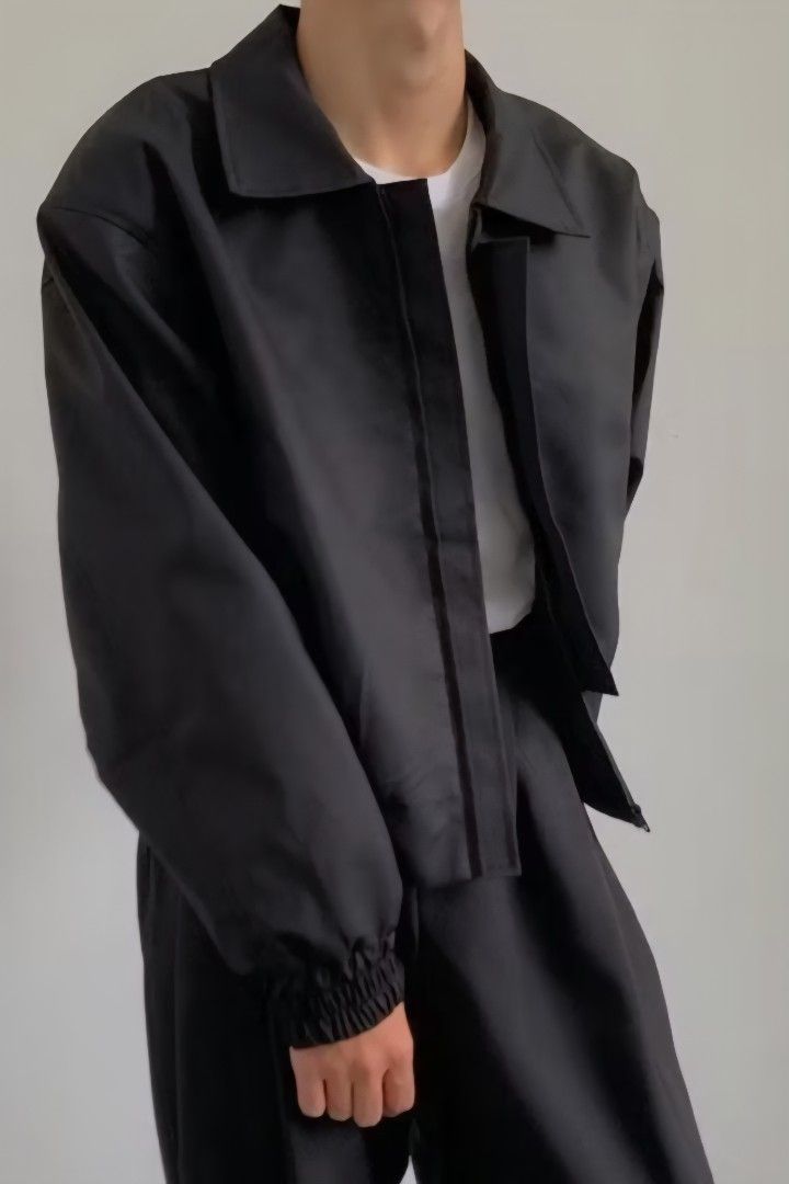 Work Jacket (Category: Coats, Jackets and Outerwear) located in Shah Alam. Submitted by yacoobbustamam (Listing ID 1386650484, Image 1). Description: Pit 21 Length 28.