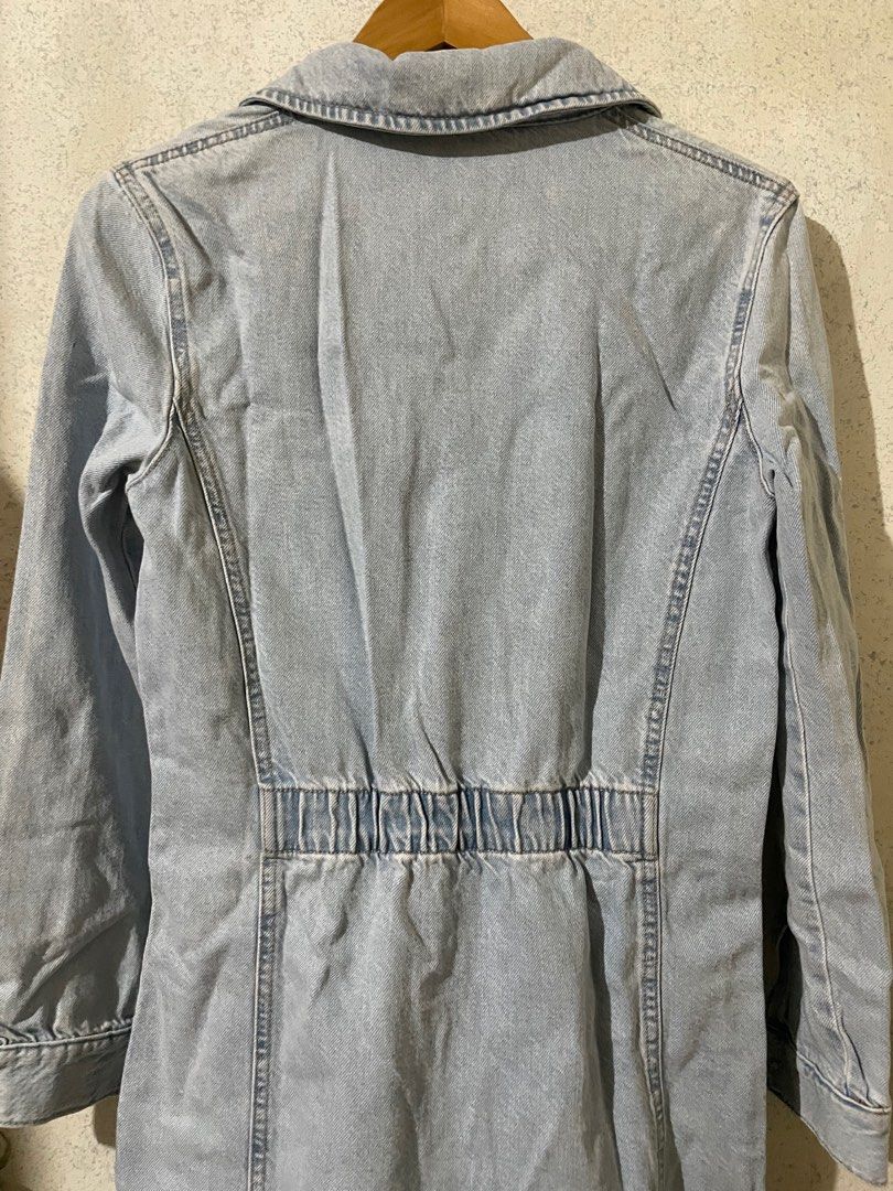 Zara Denim Dress (Category: Dresses) located in Lucena. Submitted by kathyscorner (Listing ID 1386686904, Image 3). Description: Soft denim Can fit 25-27 waist Garterized back.