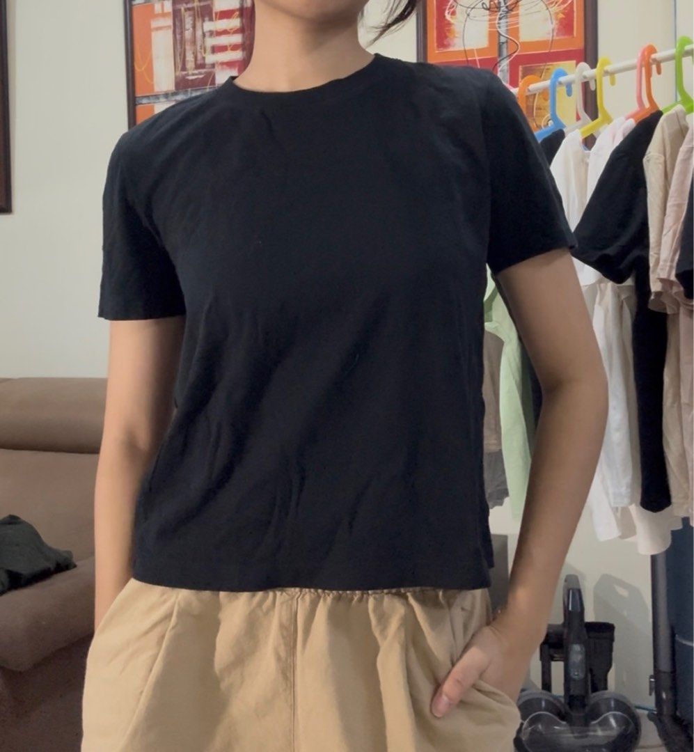 ZARA Multiple Basic Tees (Category: Shirts) located in Kuala Lumpur. Submitted by ttgy_ (Listing ID 1386745110, Image 1). Description: MY BADDIE MUMMY'S BASICS Colours: 1. Black (cropped) 2. Light pink (has a thinner neckline as seen in picture) 3. Beige (has a thicker neckline as seen in picture) ❌ SOLD ⭐️ RM15 each ⭐️ Buy all for RM40 😘.