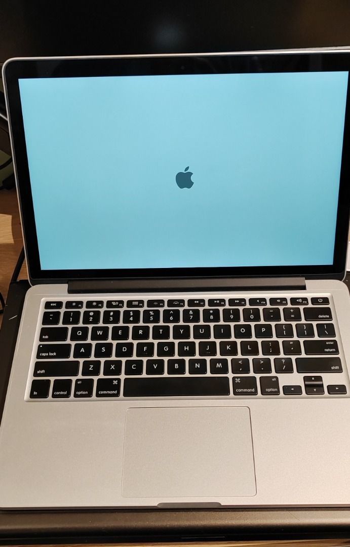 Apple MacBook Pro 13 吋 2013 model A1425 （分類：手提電腦）位於 Hong Kong。 由 hkaiai 提交（商品編號 1386863995，圖片 1）。簡介： Apple MacBook Pro 13 吋筆記型電腦。配備2.5 GHz Intel Core i5處理器和8GB 1600 MHz DDR3記憶體。運行OS X 10.8.5。機身銀色，外觀良好，功能正常。適合日常使用和學習。Intel Iris Graphics 2560 x 1600 像素，均可顯示千萬種顏色 , 太耐冇用過, 電已打柴, 現不能著機 model : A1425 九龍灣, 牛頭角 或 將軍澳交收, trade in Kowloon Bay, Ngau Tau Kok, or TKO。