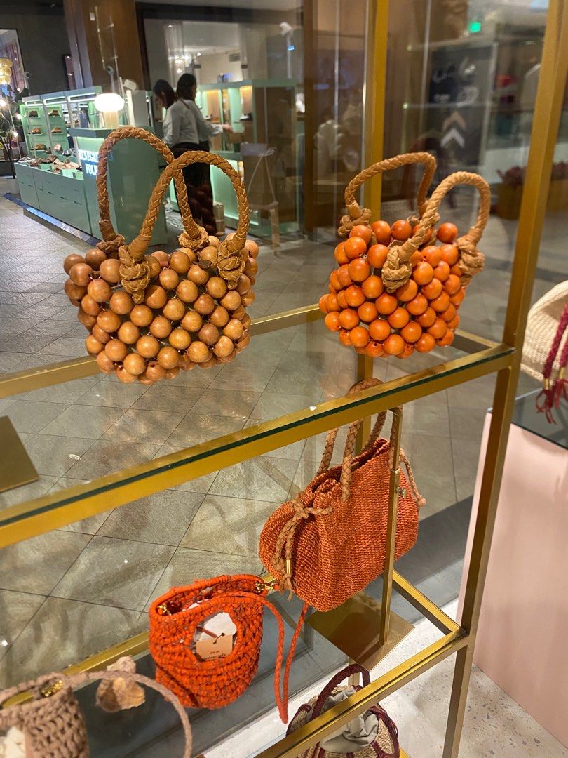 Aranaz Bag Pasabuy (Category: Luxury Bags & Wallets) located in Paranaque City. Submitted by jujudeclutterss (Listing ID 1386955307, Image 2). Description: .