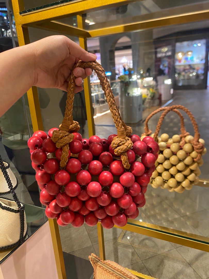 Aranaz Bag Pasabuy (Category: Luxury Bags & Wallets) located in Paranaque City. Submitted by jujudeclutterss (Listing ID 1386955307, Image 1). Description: .