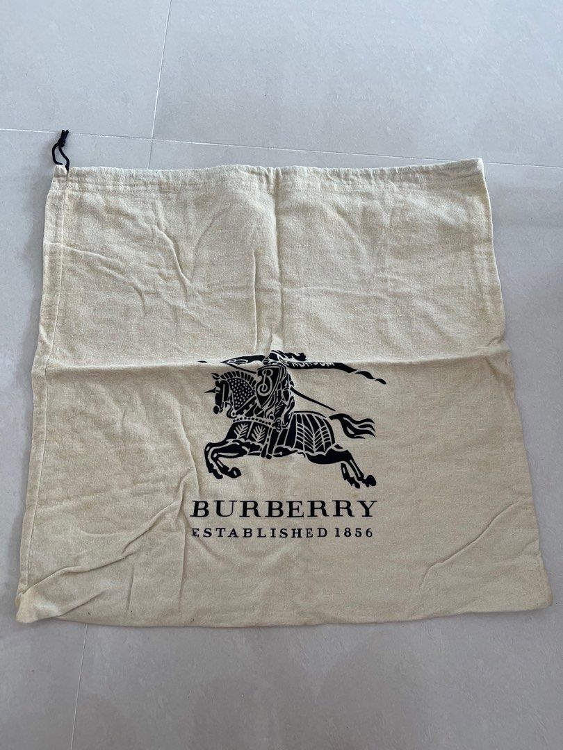 Authentic Burberry Dust bag (Category: Luxury Bags & Wallets) located in Taguig. Submitted by supplementary (Listing ID 1386789318, Image 1). Description: .