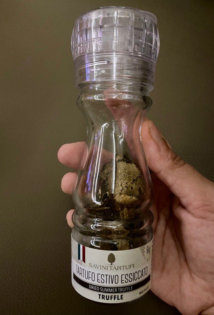Authentic Italian Dried Truffle grinder (Category: Spice & Seasoning) located in Quezon City. Submitted by kissesaa (Listing ID 1386937693, Image 1). Description: Authentic Italian Dried Truffle grinder Brand : Savini Tartufi Expiration : January 2027 .