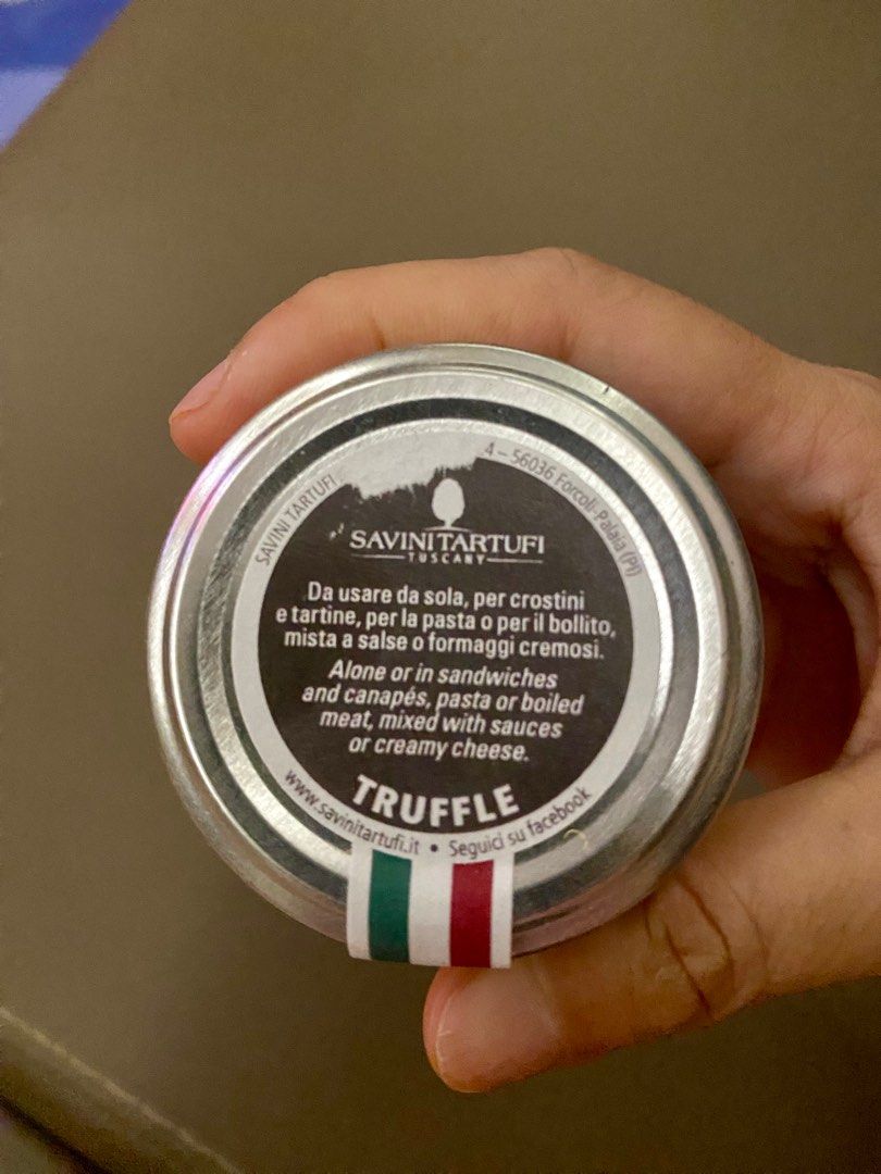 Authentic Italian White Sauce with Truffle (Category: Spice & Seasoning) located in Quezon City. Submitted by kissesaa (Listing ID 1386938388, Image 2). Description: Authentic Italian White Sauce with Truffle Brand : Savini Tartufi Expiration : March 2027.