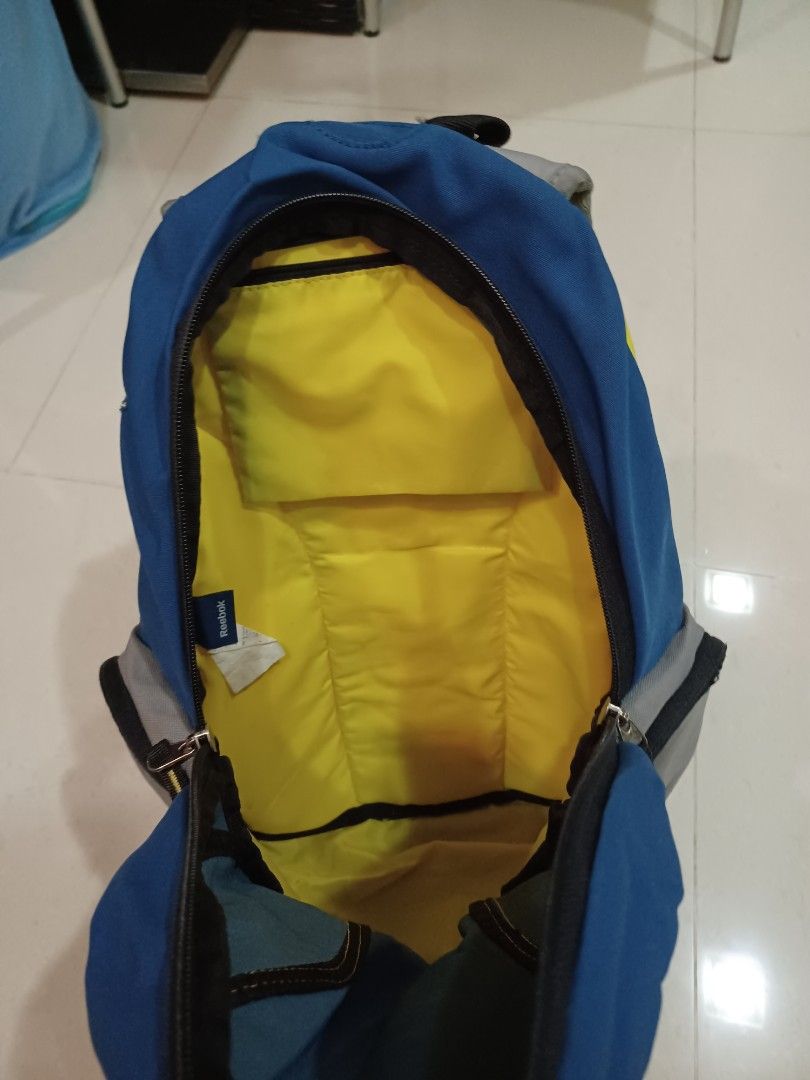 Backpack (Category: Backpacks) located in Singapore. Submitted by vienna31 (Listing ID 1384763697, Image 3). Description: .