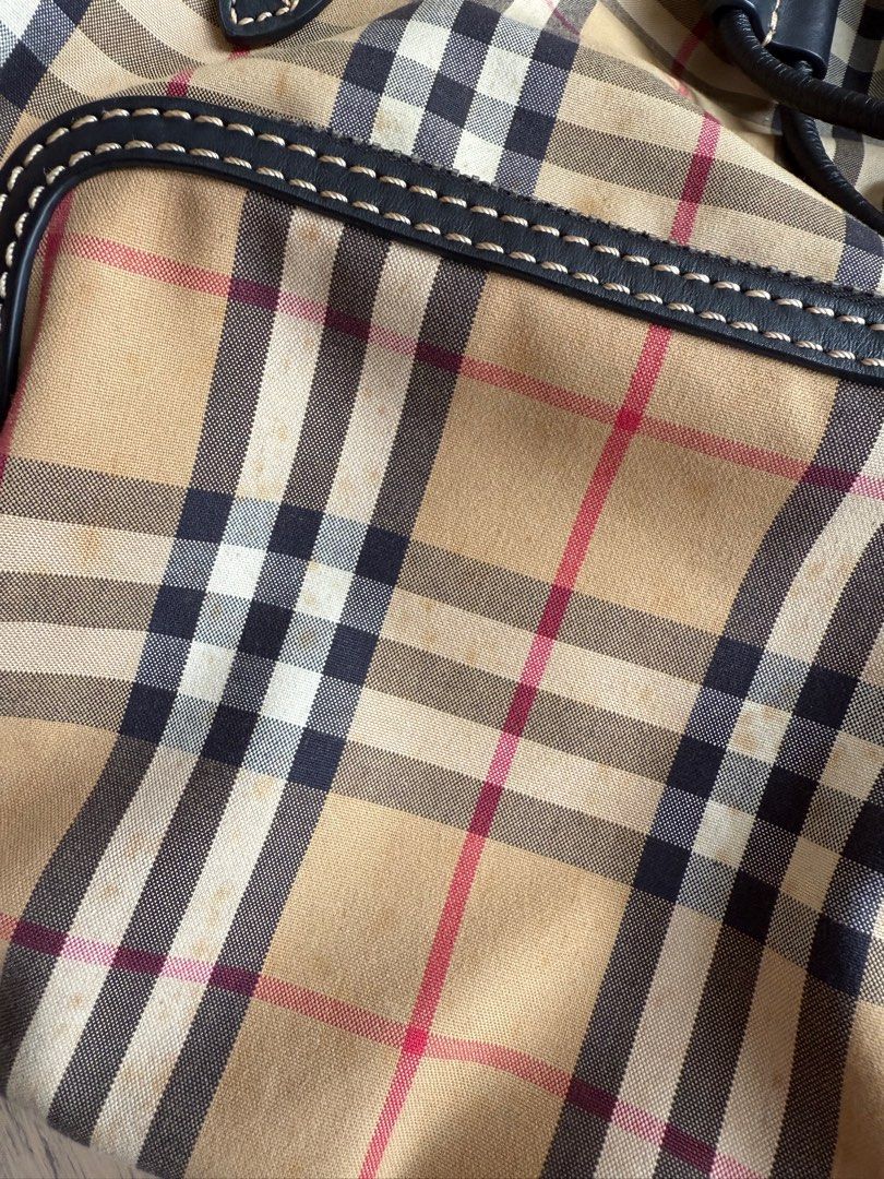 Backpack (Category: Backpacks) located in Singapore. Submitted by sara37 (Listing ID 1386819565, Image 6). Description: very good condition. Discolouration due to storage. Height: 12” Width: 13” Depth: 5.75”.