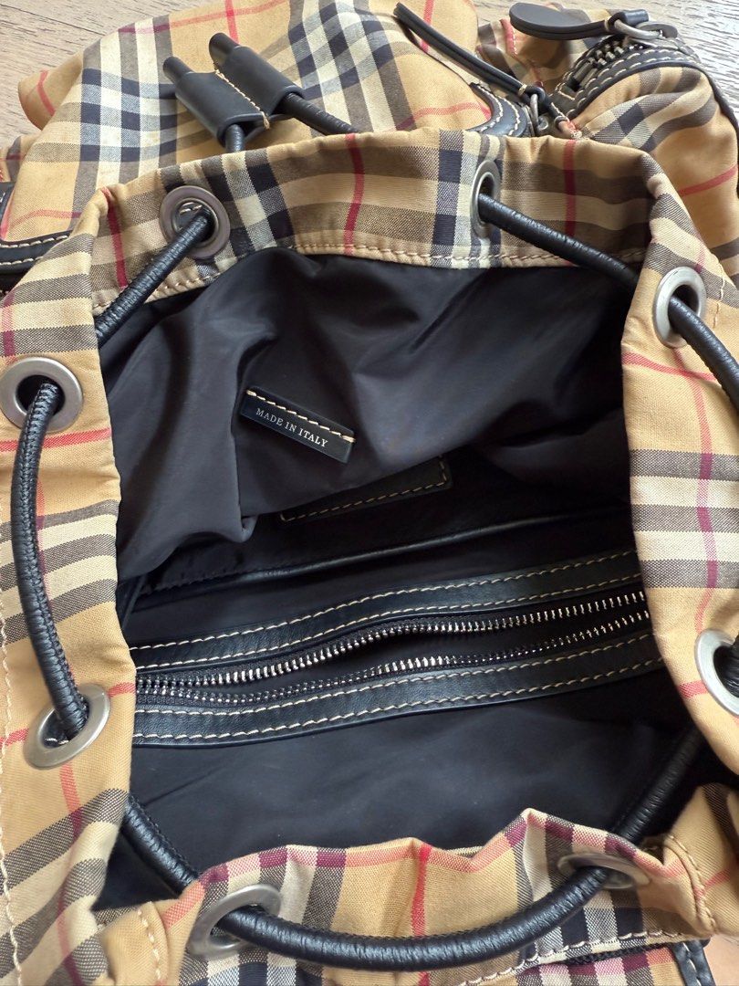 Backpack (Category: Backpacks) located in Singapore. Submitted by sara37 (Listing ID 1386819565, Image 5). Description: very good condition. Discolouration due to storage. Height: 12” Width: 13” Depth: 5.75”.