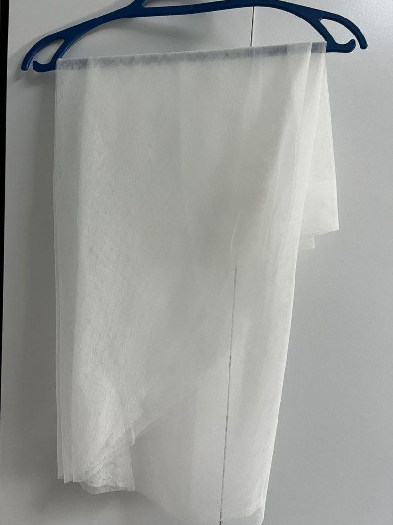 Basic Plain Veil for Wedding 2 Layer (Category: Accessories) located in Kuala Lumpur. Submitted by unknownuserr_ (Listing ID 1386892016, Image 1). Description: Basic Plain Veil for wedding 2 Layer -Patter: 2 Layer / 1 Layer -50 inch x 32 inch -Paras lutut (Boleh adjust labuh ikut kesesuaian) -No detailling (Plain) -Material: Soft net.