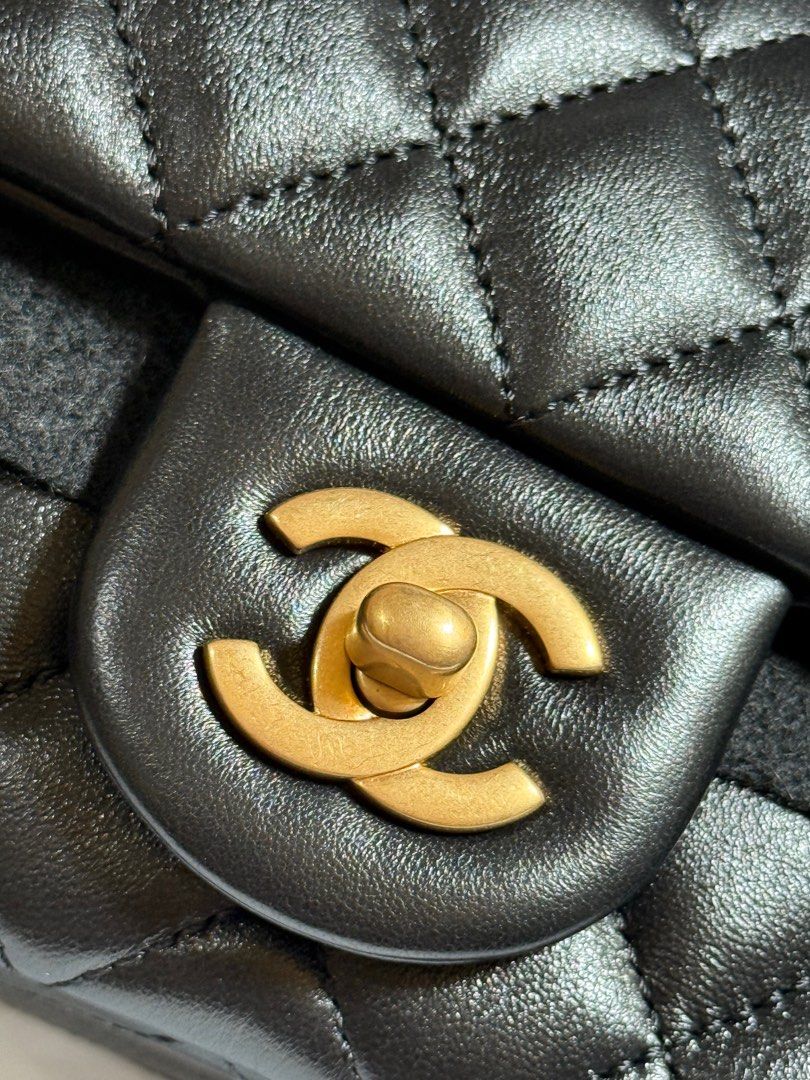 Chanel mini rectangular flap bag (Category: Bags & Wallets) located in Singapore. Submitted by meiii1122 (Listing ID 1386877613, Image 1). Description: Opened to check the condition. Haven’t use it. Selling cause personal reasons. Full set with box, dust bag etc. Interested PM me. Bought in Singapore 2025, retail price $8370.