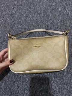 (Kategori: ) berada di . Dikirim oleh hyra.wardrobe (ID iklan 1386883471, Gambar 1). Deskripsi: .