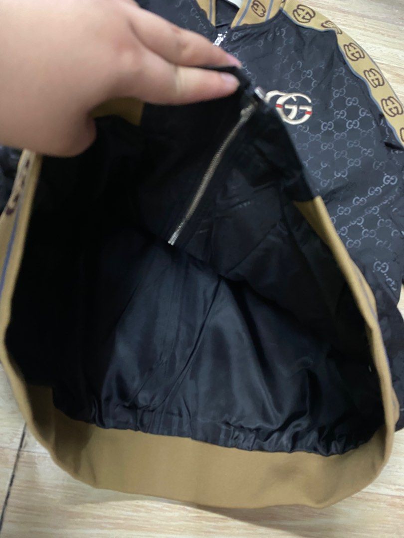 GUCCI GG JACKET (Category: Luxury Apparel) located in Baguio. Submitted by lairdegawd_06 (Listing ID 1386909831, Image 3). Description: Dimes: 23x29.5 Condition: Like new to brand new Color rate: 10/10 Complete tags Check photos for more details No issue.