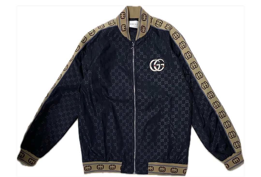 GUCCI GG JACKET (Category: Luxury Apparel) located in Baguio. Submitted by lairdegawd_06 (Listing ID 1386909831, Image 1). Description: Dimes: 23x29.5 Condition: Like new to brand new Color rate: 10/10 Complete tags Check photos for more details No issue.