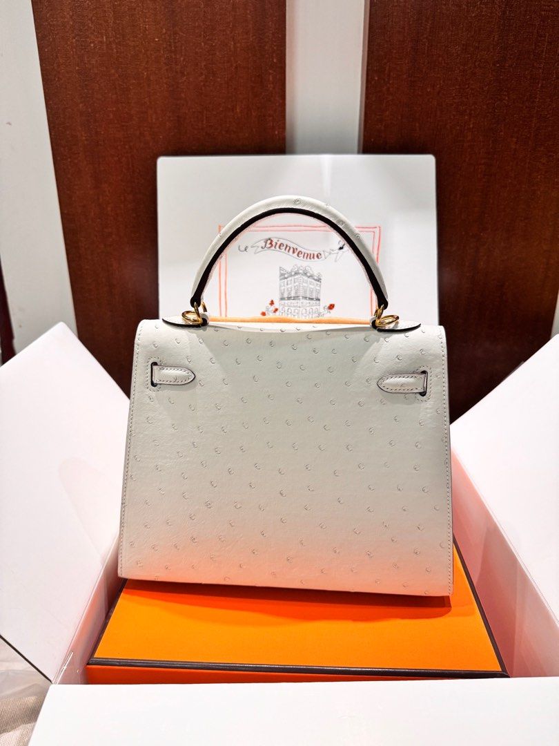 Hermes Kelly 25 Ostrich white (Category: Luxury Bags & Wallets) located in Pasig City. Submitted by wmsbags_2 (Listing ID 1386924634, Image 2). Description: Available ❗️ VIP HANDMADE ✅Perfect workmanship ✅Fully hand stitched ✅Fine stamp & Code ✅100% Hardware materials structured ✅Real Leather ✅We do deliver (any) ✅ or meet up ( metro manila area) ✅We shipp all nationwide ✅Complete Inclusion MODE OF PAYMENT 📌CREDIT CARD & Cash accepted 📌Gcash or
