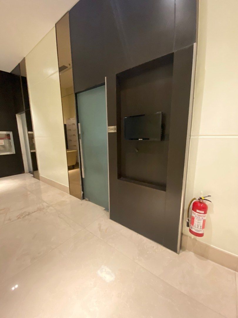 High Ceiling Commercial/ Office space for Lease (Category: Apartments & Condos) located in Manila. Submitted by call_09053601049 (Listing ID 1175495139, Image 2). Description: 📢 FOR LEASE – Office / Commercial Space F1 City Center, Bonifacio Global City (BGC) 📍 Location: 32nd Street corner Lane Q, BGC, Taguig 📍 Proximity: Only 200 meters from St. Luke’s Medical Center & Bonifacio High Street 🏢 Unit Details: • 2nd Floor | Corner Unit • High Ce