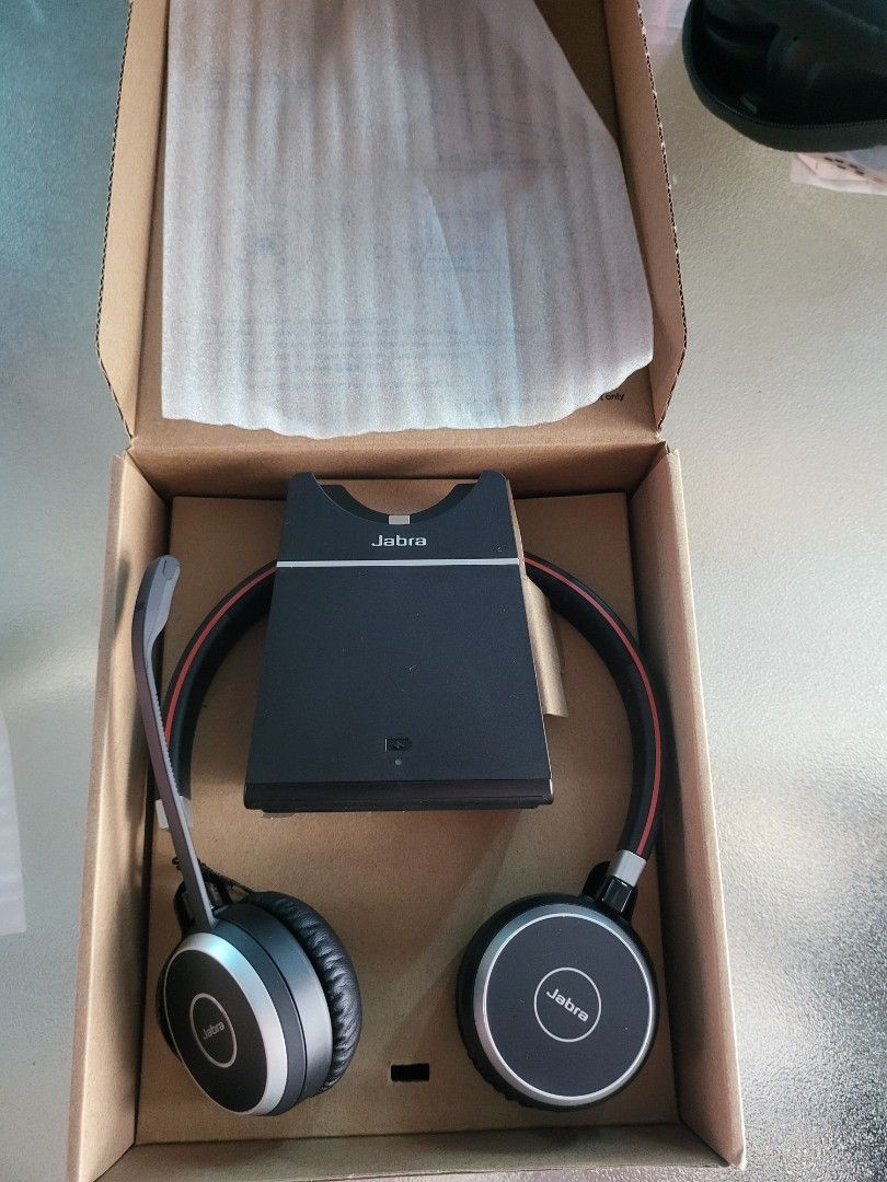JABRA Evolve 65 Headset Brand New (Category: Headphones & Headsets) located in Santa Rosa. Submitted by fairygalesclothestation25 (Listing ID 1386821521, Image 3). Description: BRAND NEW inclusion - Usb adapter -Charging cord -Bag -Extra muffs bought in aussie perfect for wfh noise cancelling.
