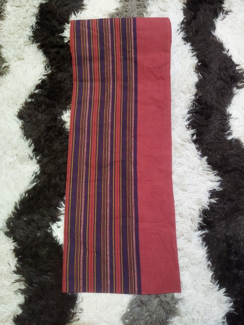 Japanese Long Table Runner (Category: Table Linen & Textiles) located in La Paz. Submitted by carou89146 (Listing ID 1386911638, Image 1). Description: Very long, looks ethnic Length 145 inches width 11.5 inches See all pics for more details, a tiny runs on 3rd pic. very nice needs washing Gcash location Ilocos province Thank you 🙏🏻.