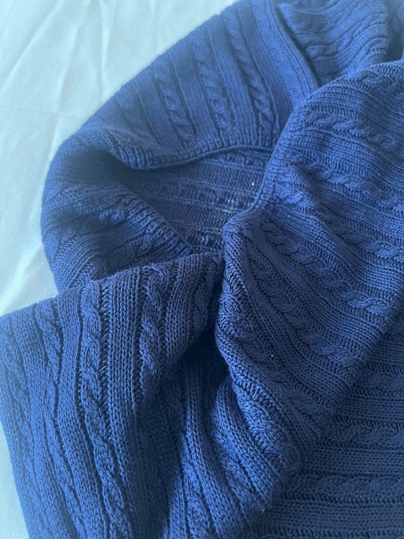 Knitted Navy Blue Top (Category: Blouses) located in Manila. Submitted by shaee__ (Listing ID 1386822917, Image 2). Description: s-m.