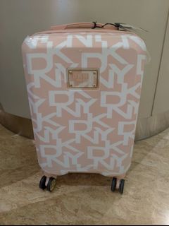 (Kategori: ) berada di . Dikirim oleh selecteditem_branded (ID iklan 1386954069, Gambar 1). Deskripsi: .