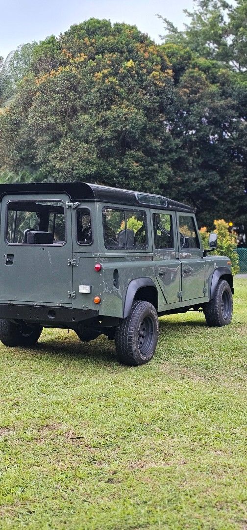 Land Rover Defender 110 5-Door Manual (Category: Used Commercial Vehicles for Sale) located in Singapore. Submitted by rushsg (Listing ID 1386887987, Image 3). Description: 1985 Land Rover Defender 110 - 5 Door The vehicle is not yet registered. Price does not include COE and ARF. The vehicle has already performed its inspection and is ready for registration. If you have any questions about the vehicle, please feel free to ask..