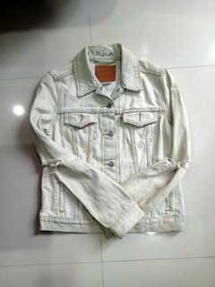(Category: ) located in . Submitted by thriftinism (Listing ID 1386861435, Image 1). Description: .