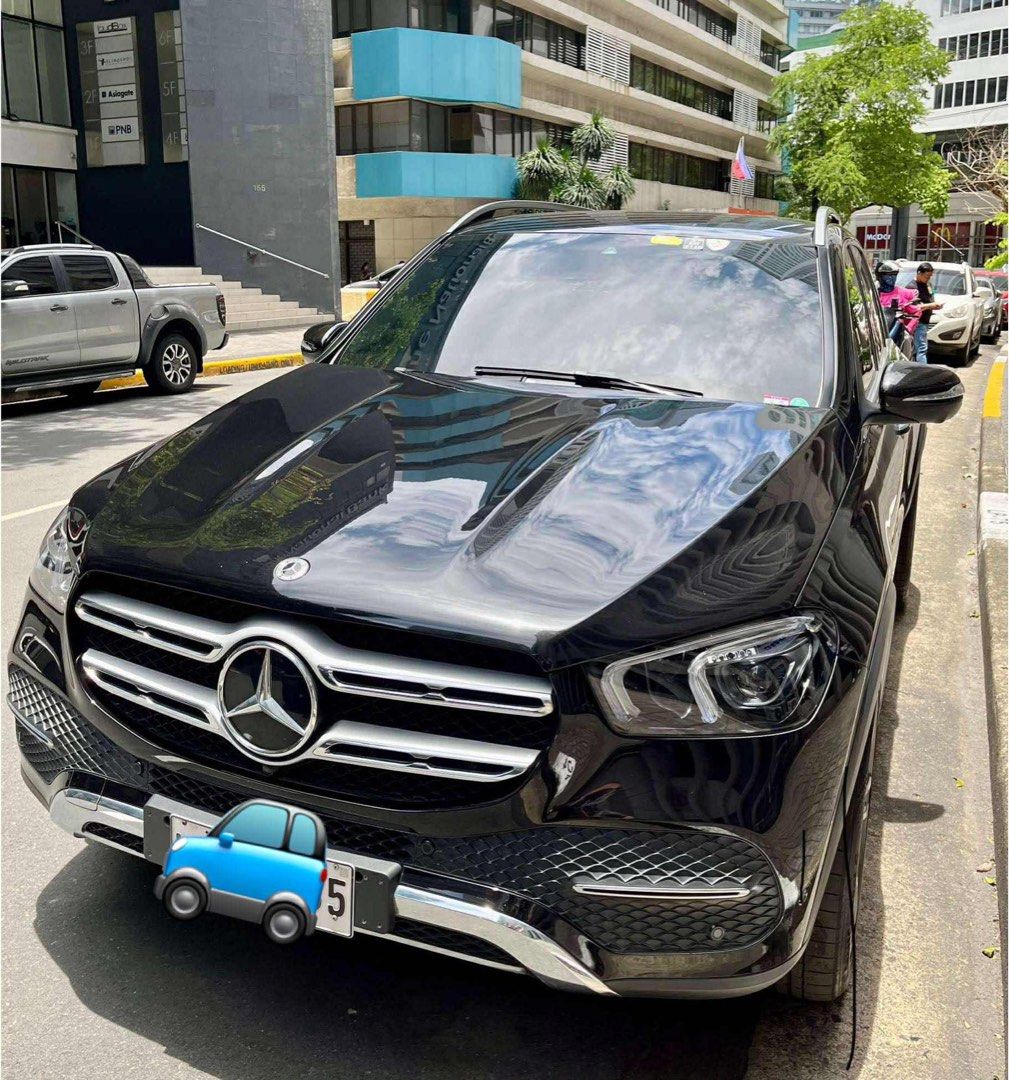 Mercedes-Benz GLE 300 Auto (Category: Used Cars) located in Taguig. Submitted by johnhb (Listing ID 1386959433, Image 1). Description: Black Mercedes Benz GLE 300d model 2022. Kilometer reading 26,000 kms. First owner, casa maintained. RFS: Upgrade.