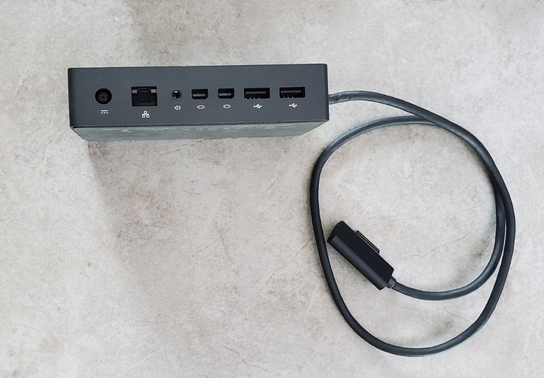 Microsoft Surface Dock （分類：電腦線、轉接線及轉換器）位於 Hong Kong。 由 jaimf 提交（商品編號 1386863211，圖片 2）。簡介： Compatible with : Surface Pro (11,10,9,8,7,6,5,4,3,X) Surface Laptop (7,6,5,4,3,2,1) Surface Laptop Studio (2,1) Surface Book (2,1) Surface Go (4,3,2,1) Specifications of Surface Dock : 4 x USB 3.0 ports (for peripherals like keyboards, mice, printers, or external drives) 2 x Mini DisplayPort (for connecting external monitors) 1 x Gigabit Ethernet port (for 