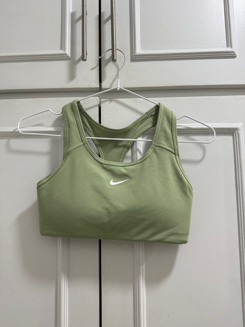 Nike Green Sportsbra (Category: Activewear) located in Paranaque City. Submitted by cescag (Listing ID 1386885510, Image 1). Description: .