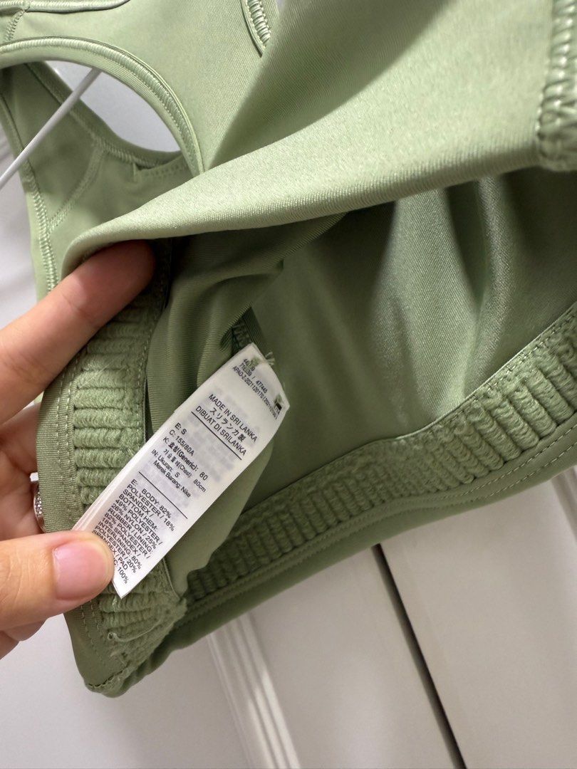 Nike Green Sportsbra (Category: Activewear) located in Paranaque City. Submitted by cescag (Listing ID 1386885510, Image 3). Description: .