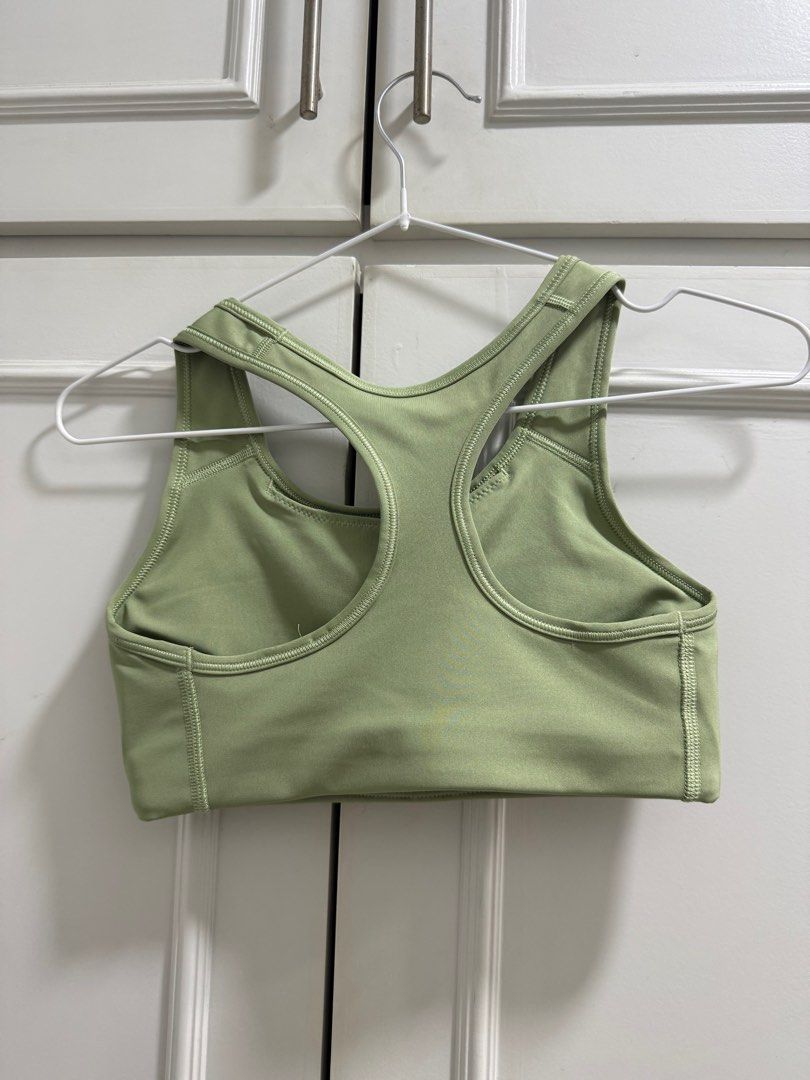 Nike Green Sportsbra (Category: Activewear) located in Paranaque City. Submitted by cescag (Listing ID 1386885510, Image 2). Description: .