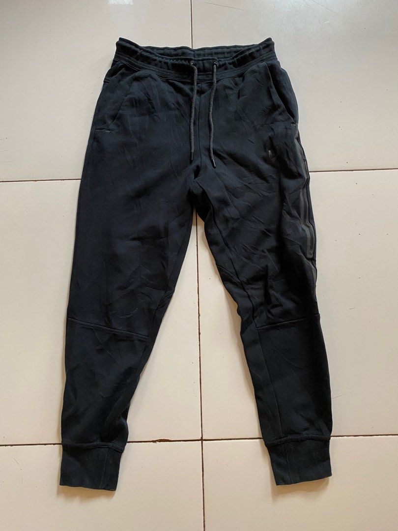 Nike techfleece (Category: Joggers) located in Davao. Submitted by kentjustin78161 (Listing ID 1386852225, Image 1). Description: Excellent condition No issue 28-30 .