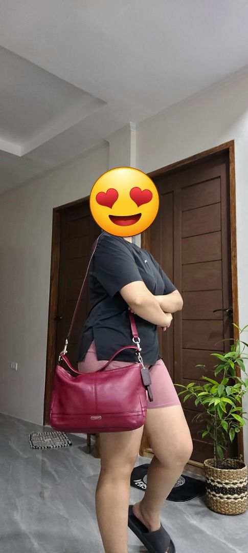 Original 2-way Coach Bordeaux(rare find) (Category: Luxury Bags & Wallets) located in San Manuel. Submitted by byjutiful30 (Listing ID 1386938679, Image 3). Description: New Arrival Authentic Preloved from Japan Medium size Can be kili bag or sling Wine red color(not too light in actual) .