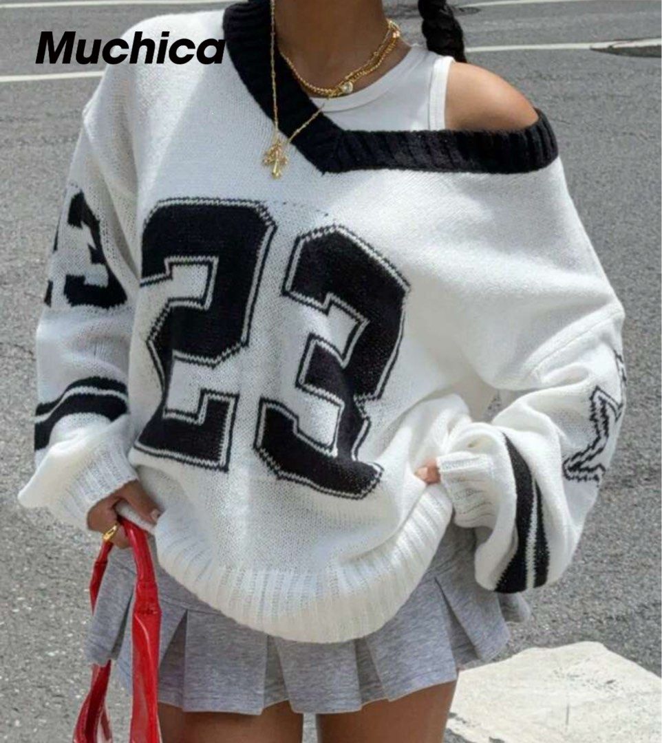 OVERSIZED SWEATER (Category: Coats, Jackets and Outerwear) located in Quezon City. Submitted by declutteringgz (Listing ID 1386795860, Image 2). Description: .