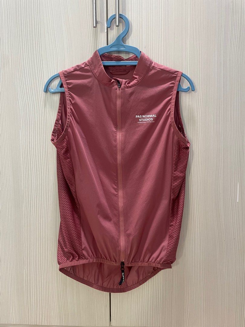 PAS NORMAL STUDIOS (Category: Vests) located in Gombak. Submitted by trickyspidey (Listing ID 1386798732, Image 1). Description: Gilet Pas.