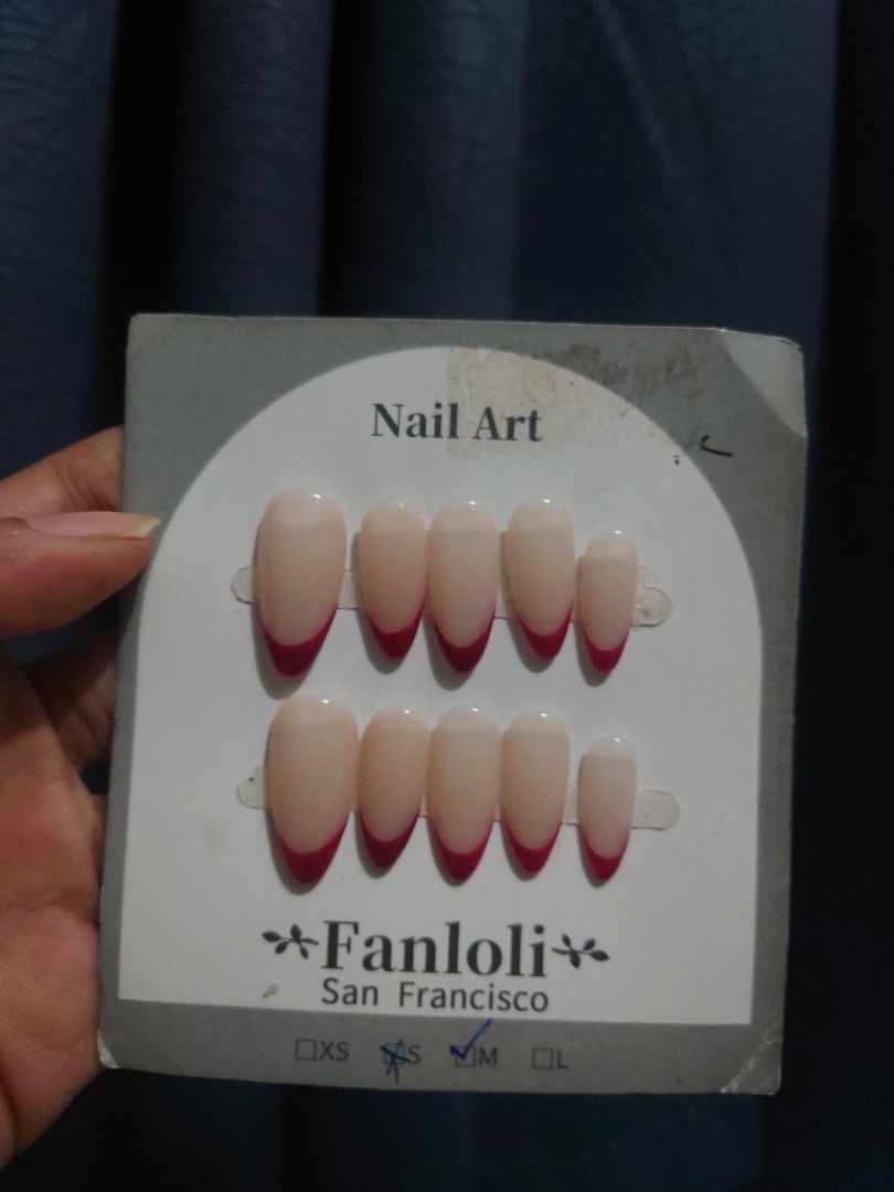 press on nails (Kategori: Parfum, Kuku & Lainnya) berada di Bekasi. Dikirim oleh guajualan (ID iklan 1386905157, Gambar 1). Deskripsi: size S free lem stiker.