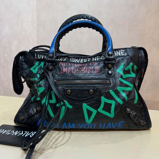 (Kategori: ) berada di . Dikirim oleh brandedboutiquez (ID iklan 1386789080, Gambar 1). Deskripsi: .