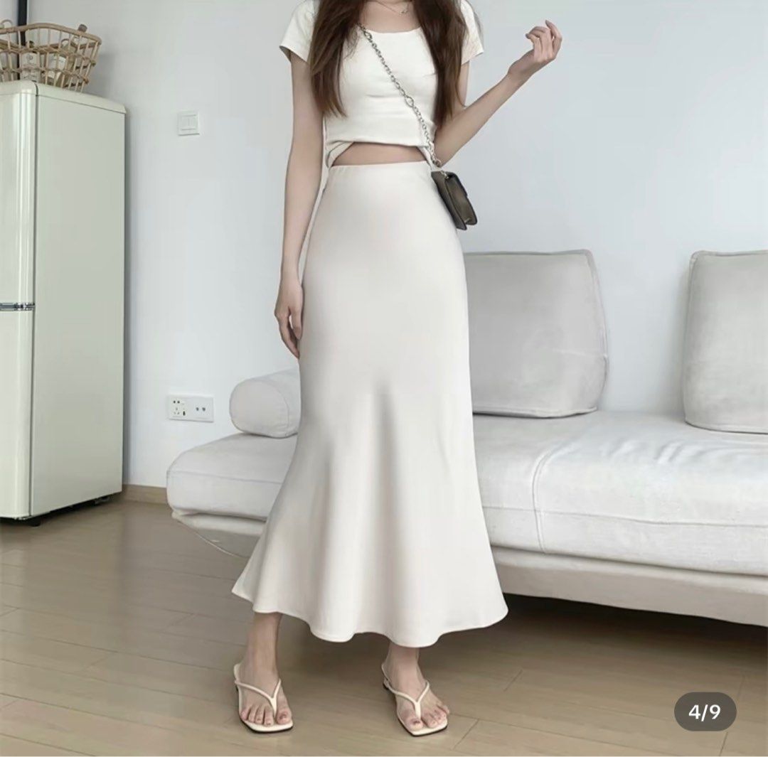 Satin Long Skirt in Apricot (Category: Skirts) located in Rizal. Submitted by tiyaedna99 (Listing ID 1386938009, Image 1). Description: .
